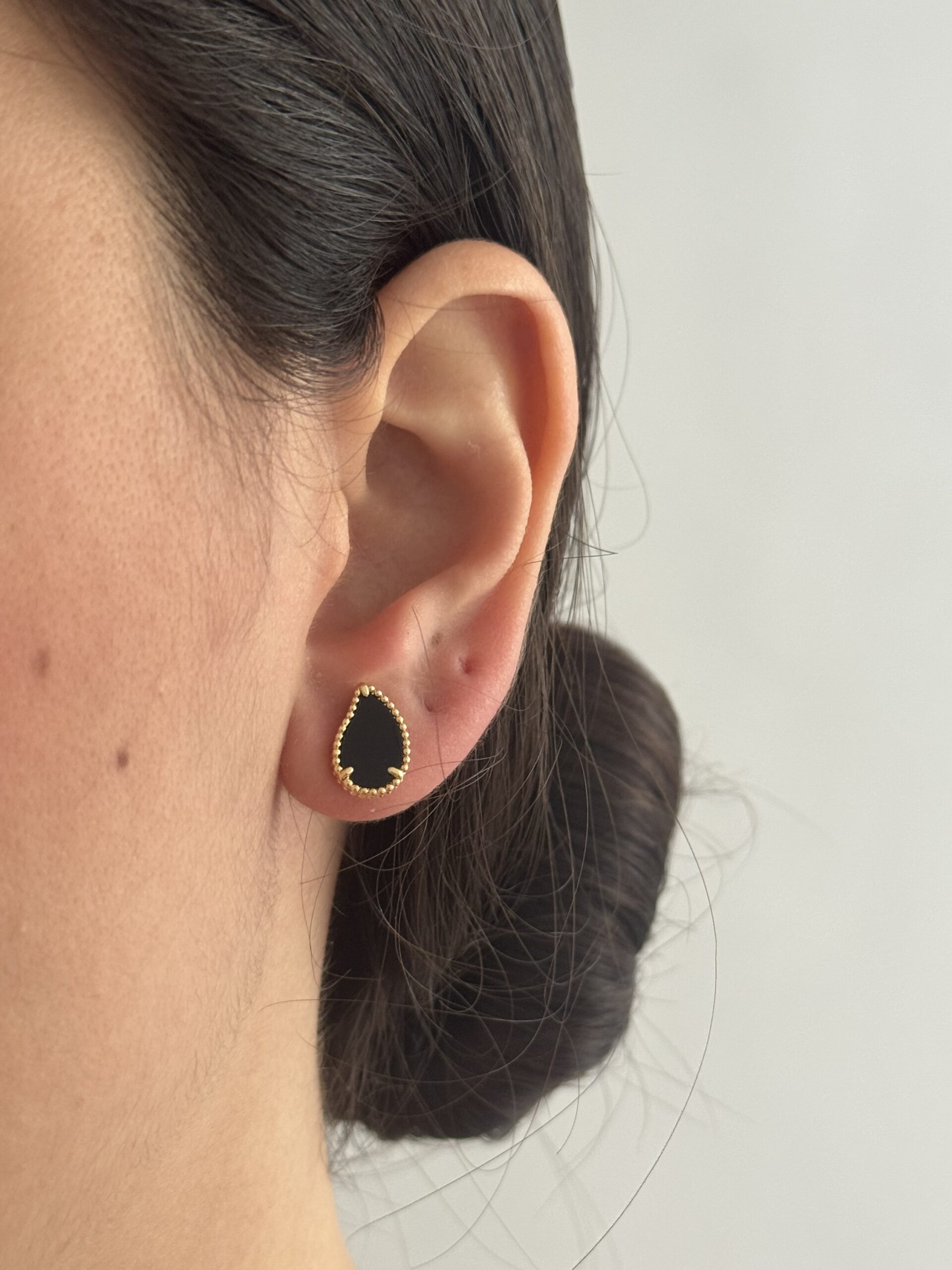 BRINCO GOTA COR PRETA