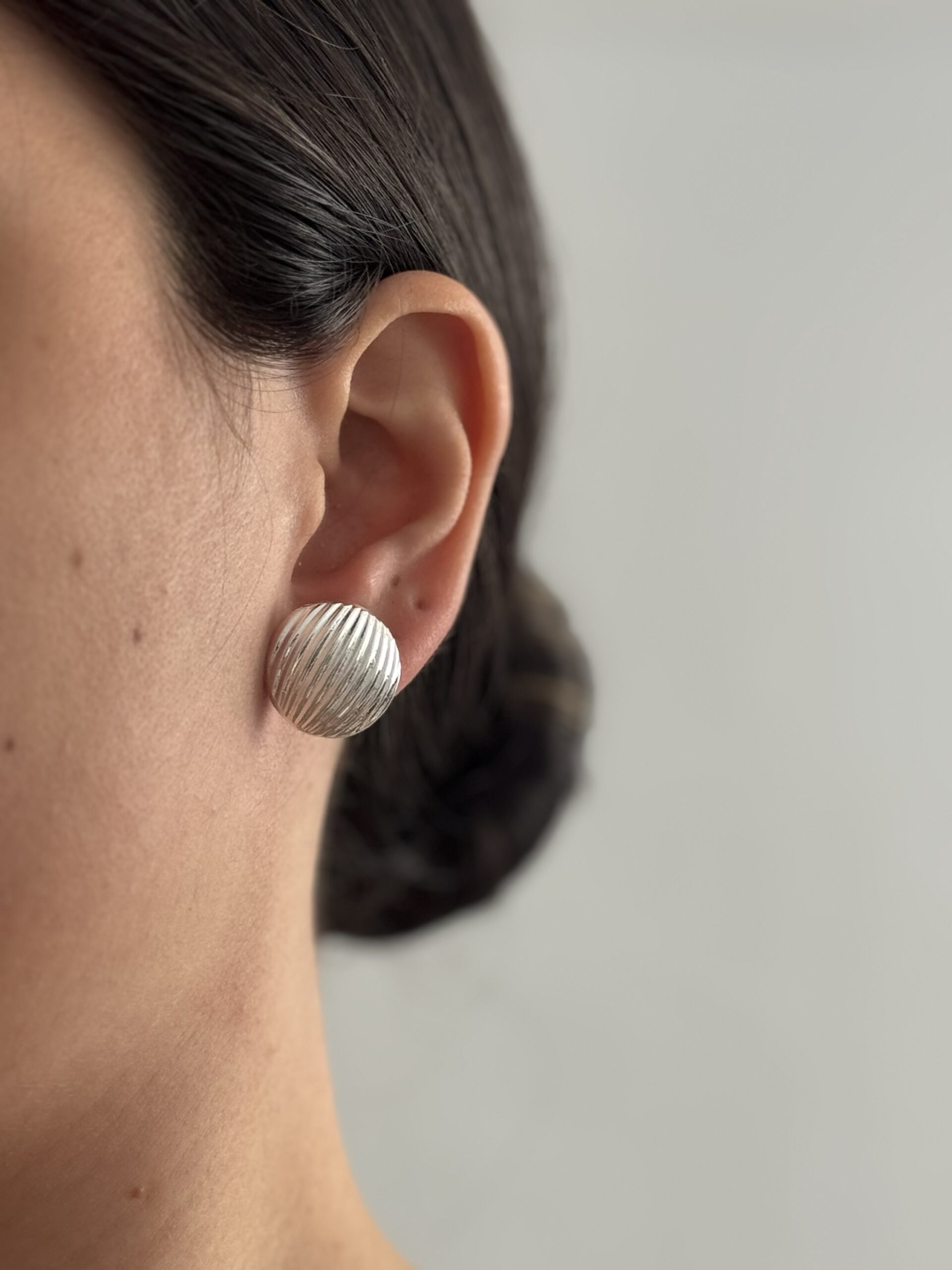 BRINCO CAROL FOLHEADO
A PRATA