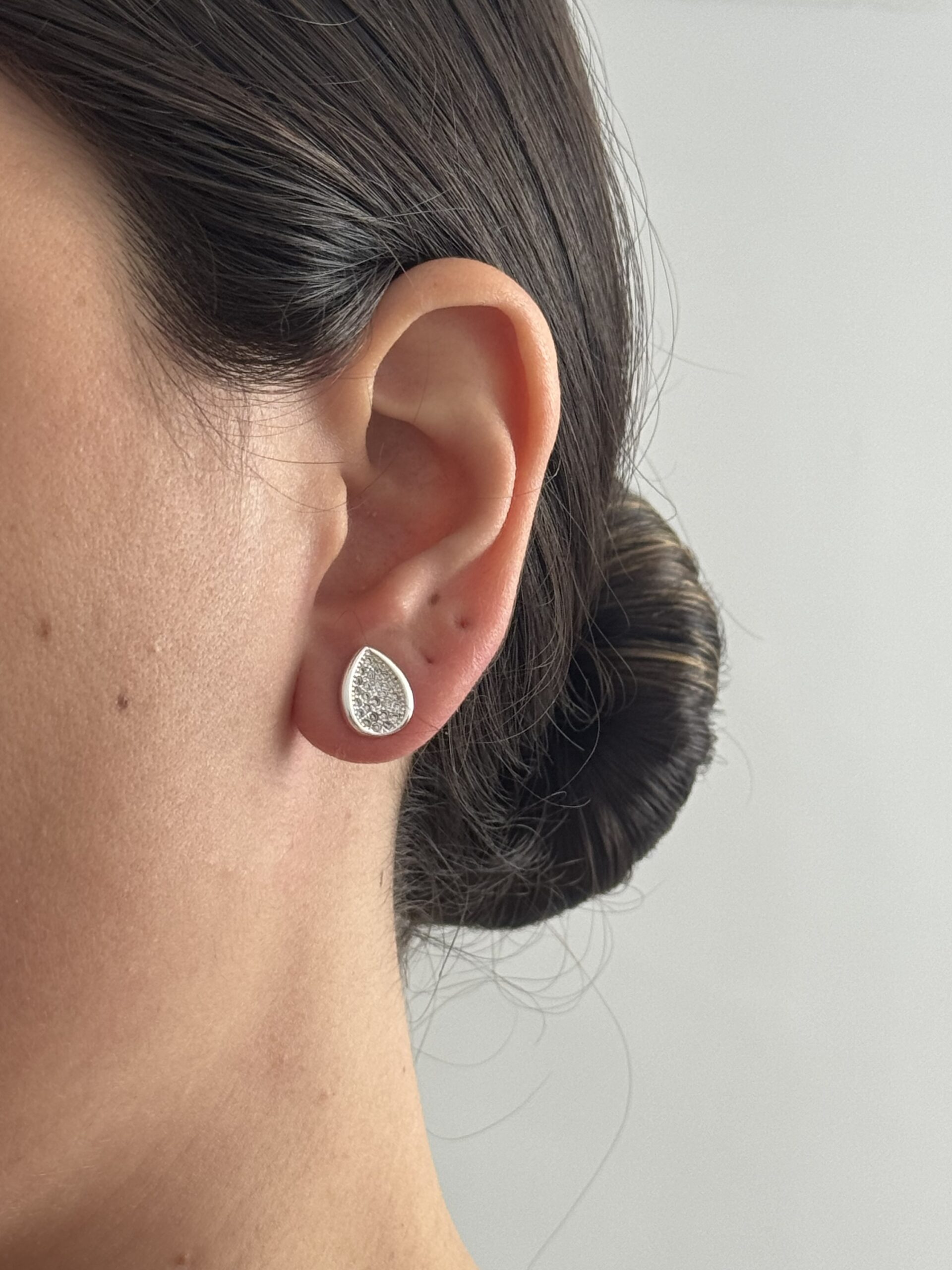 BRINCO GOTA FOLHEADO A PRATA