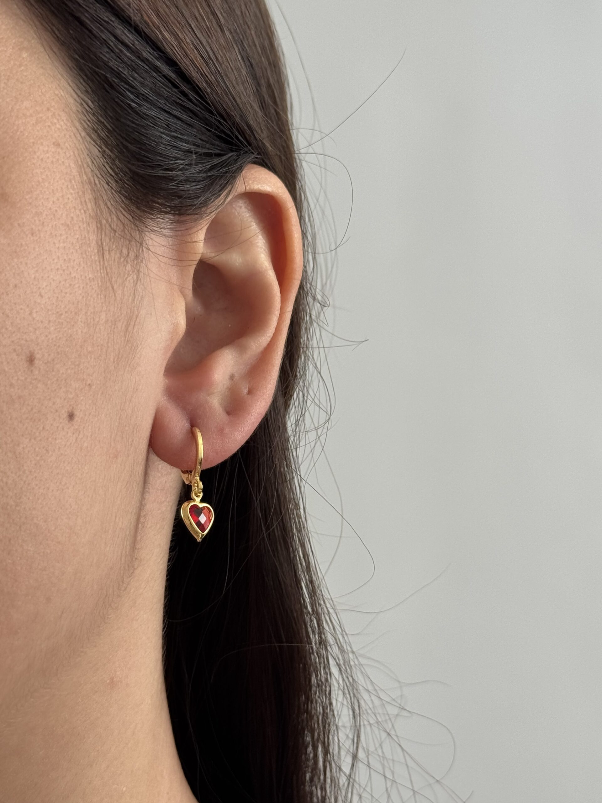 BRINCO ARGOLINHA VERMELHA