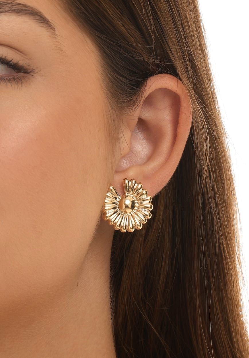 BRINCO MARGARIDA SEMIJOIA