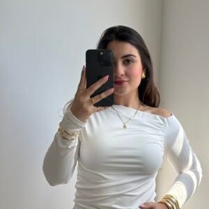 BLUSINHA OMBRO A OMBRO