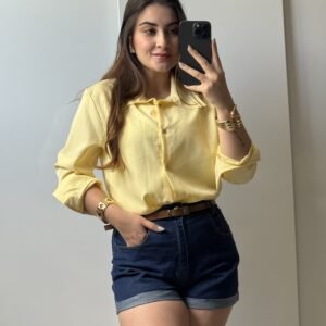 Camisa amarelo manteiga